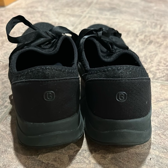 Slip on walking shoes​ - Picture 5 of 8